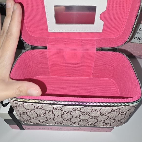 NWOT Fashion Small GG Monogram Cosmetic Case - Picture 2 of 2